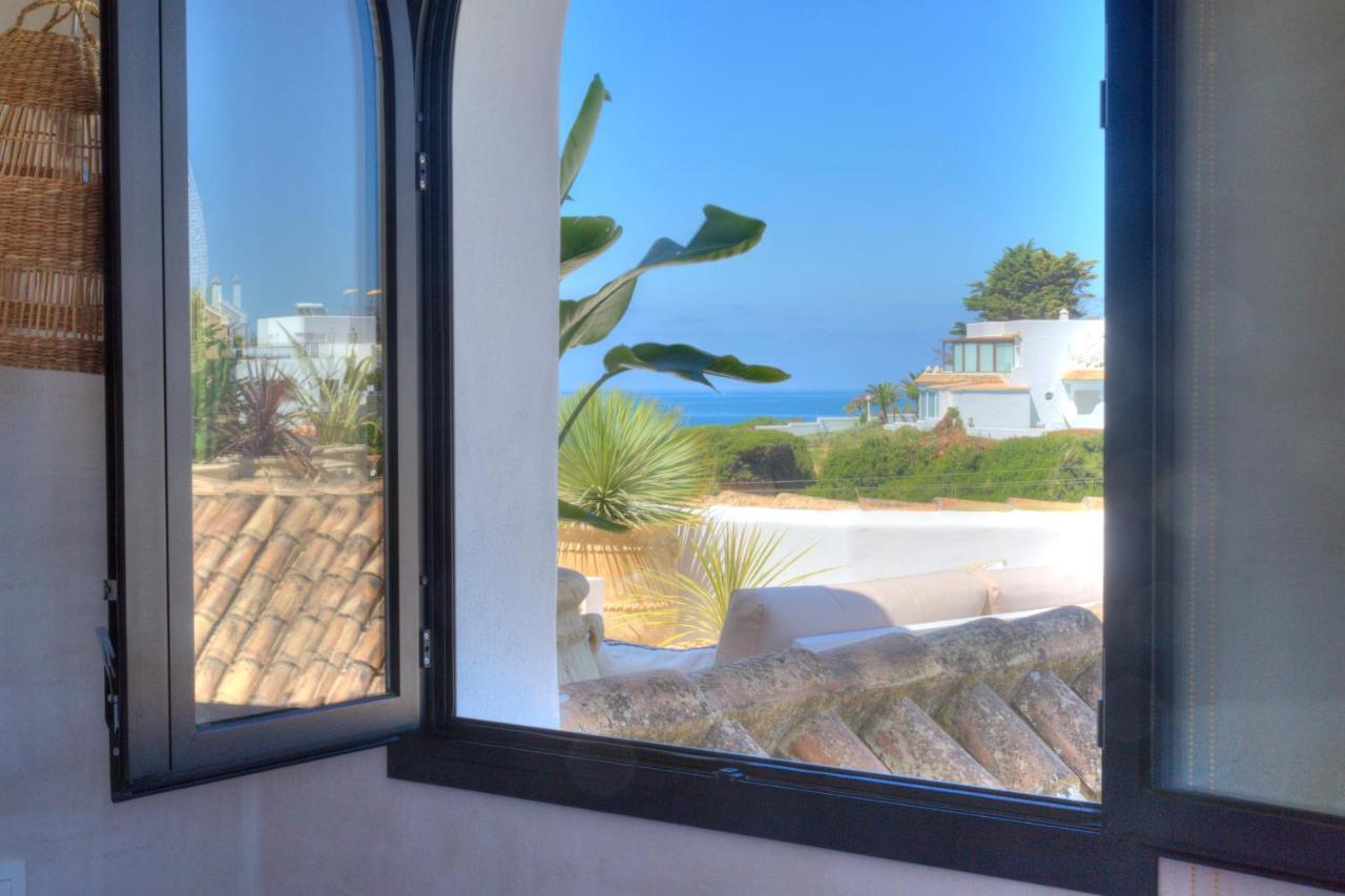 Villa Mas Tranquila - A Stylish Villa With Pool 150 M From The Beach Конил-де-ла-Фронтера Екстериор снимка