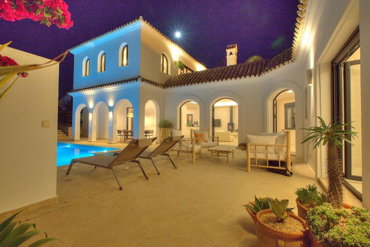Villa Mas Tranquila - A Stylish Villa With Pool 150 M From The Beach Конил-де-ла-Фронтера Екстериор снимка