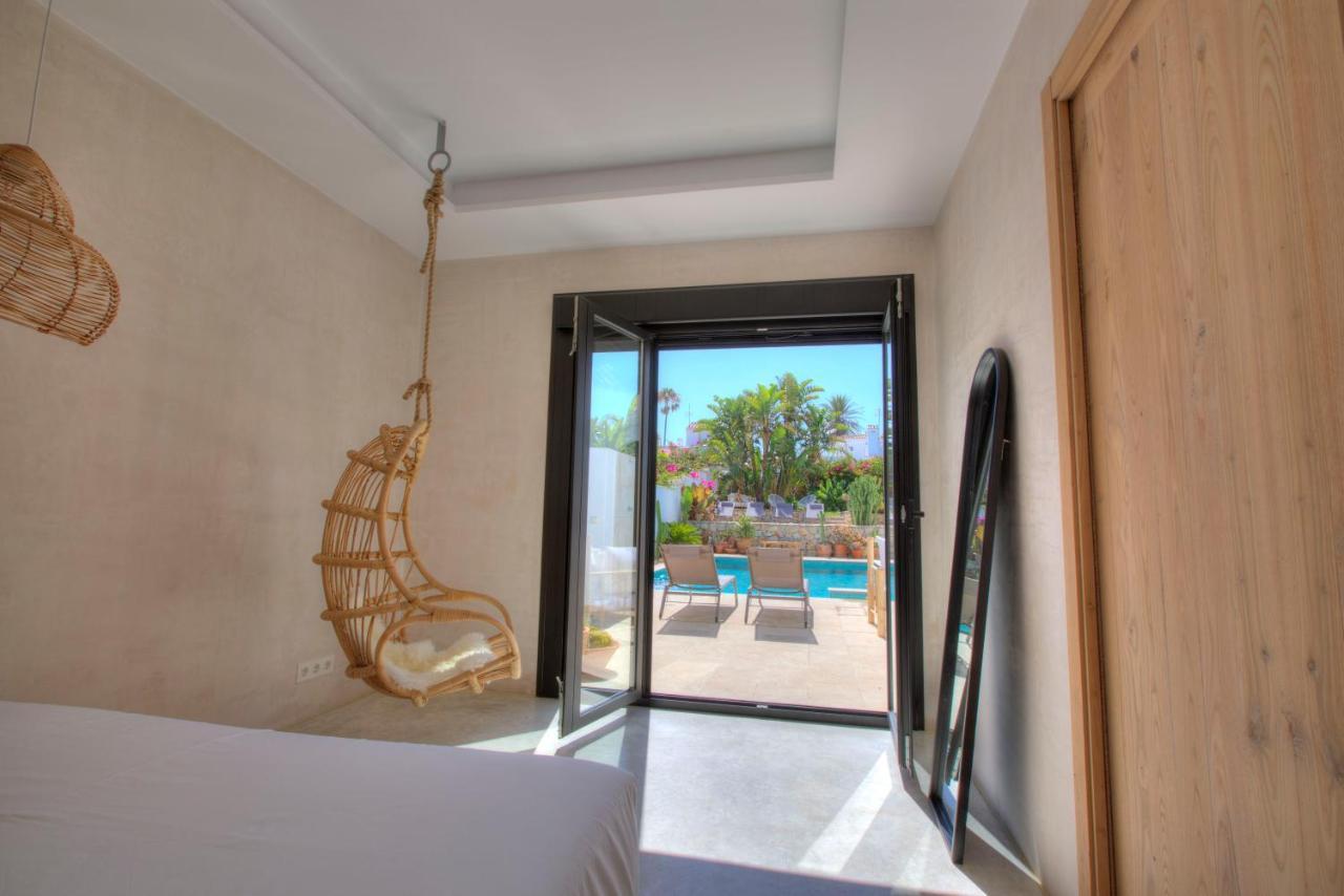 Villa Mas Tranquila - A Stylish Villa With Pool 150 M From The Beach Конил-де-ла-Фронтера Екстериор снимка