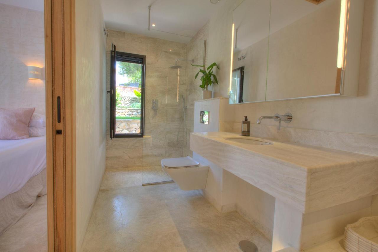 Villa Mas Tranquila - A Stylish Villa With Pool 150 M From The Beach Конил-де-ла-Фронтера Екстериор снимка
