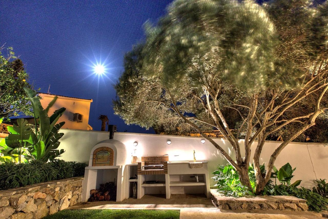 Villa Mas Tranquila - A Stylish Villa With Pool 150 M From The Beach Конил-де-ла-Фронтера Екстериор снимка