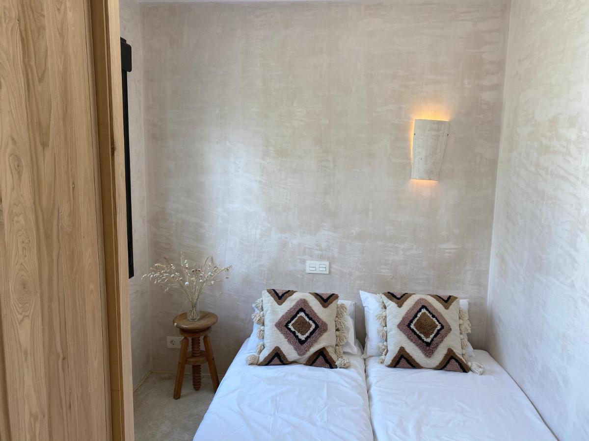 Villa Mas Tranquila - A Stylish Villa With Pool 150 M From The Beach Конил-де-ла-Фронтера Екстериор снимка