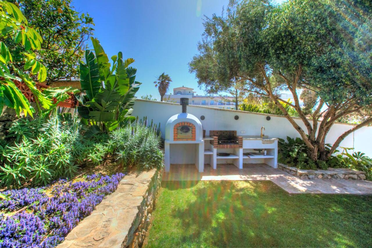 Villa Mas Tranquila - A Stylish Villa With Pool 150 M From The Beach Конил-де-ла-Фронтера Екстериор снимка