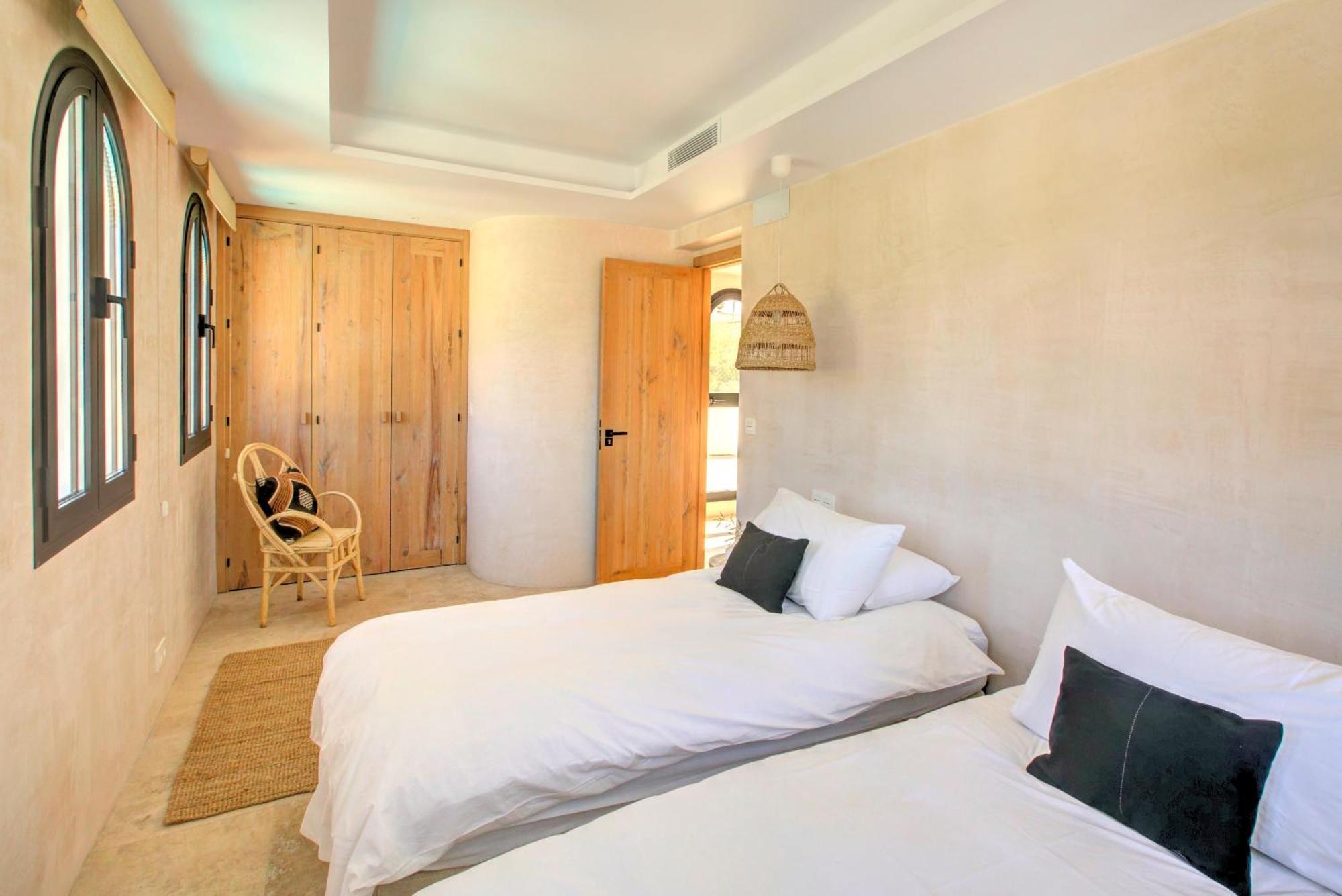 Villa Mas Tranquila - A Stylish Villa With Pool 150 M From The Beach Конил-де-ла-Фронтера Екстериор снимка