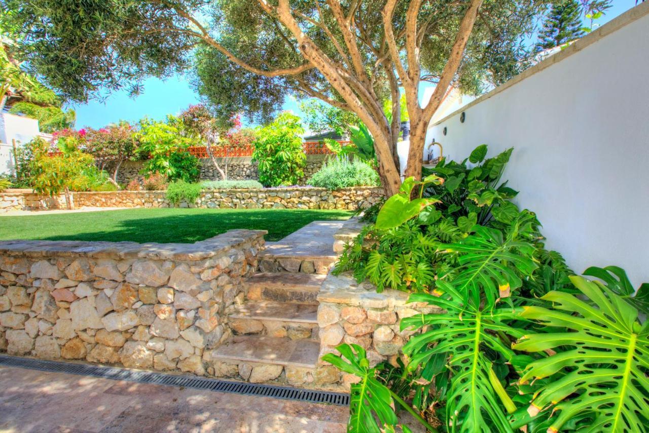 Villa Mas Tranquila - A Stylish Villa With Pool 150 M From The Beach Конил-де-ла-Фронтера Екстериор снимка